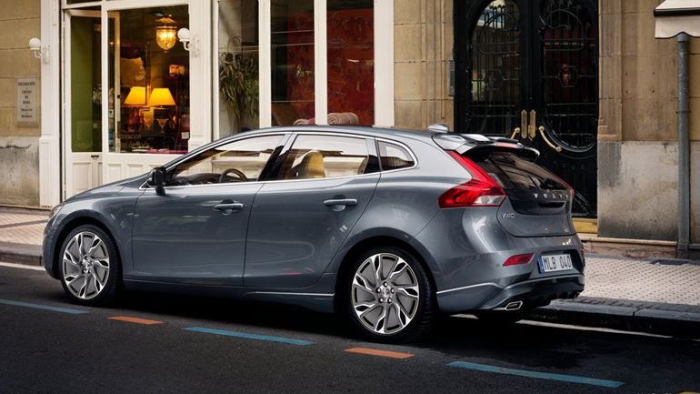 Έρχεται ανανεωμένο το Volvo V40